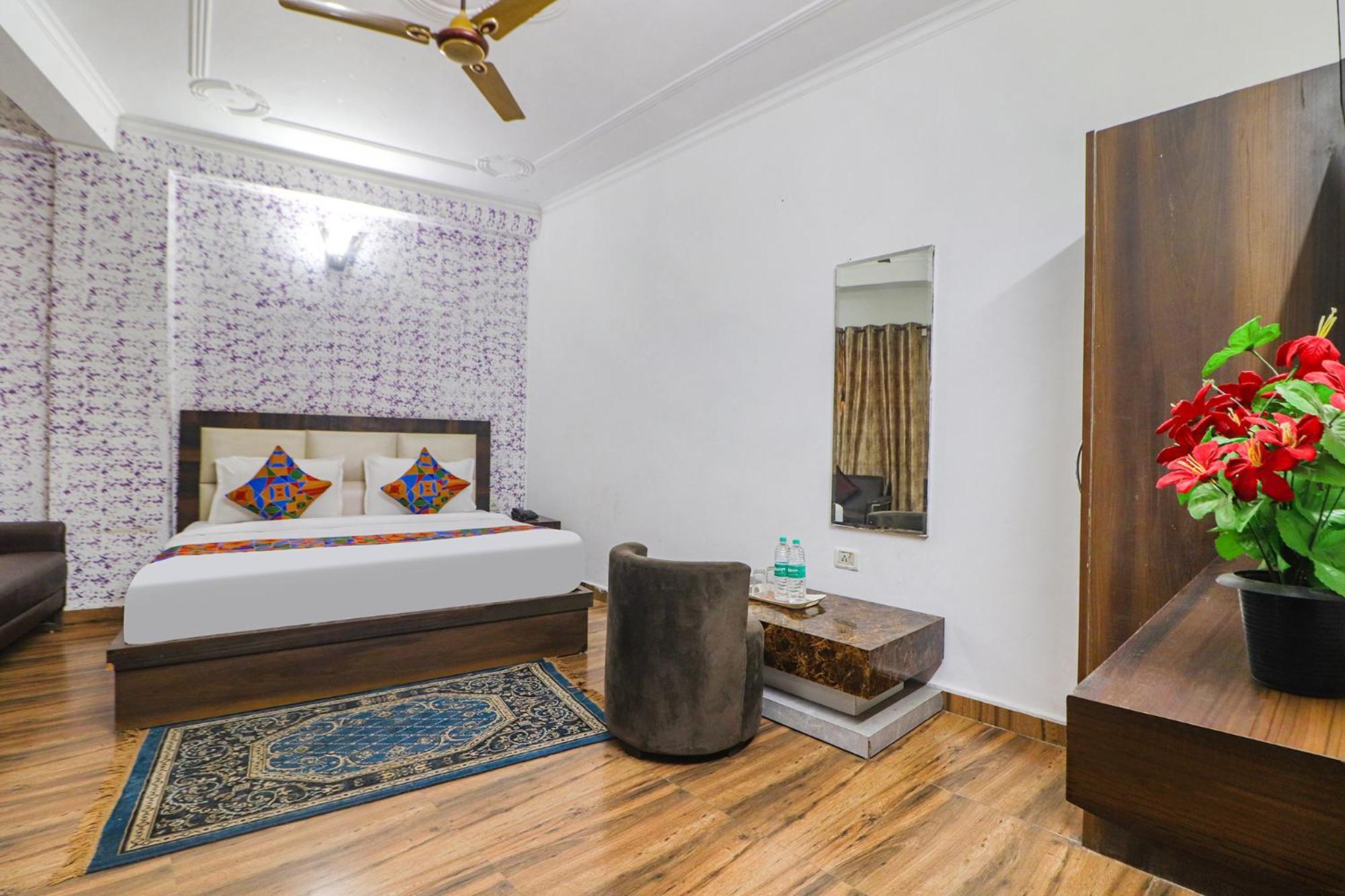 OYO 847 Hotel Sinon New Delhi Buitenkant foto