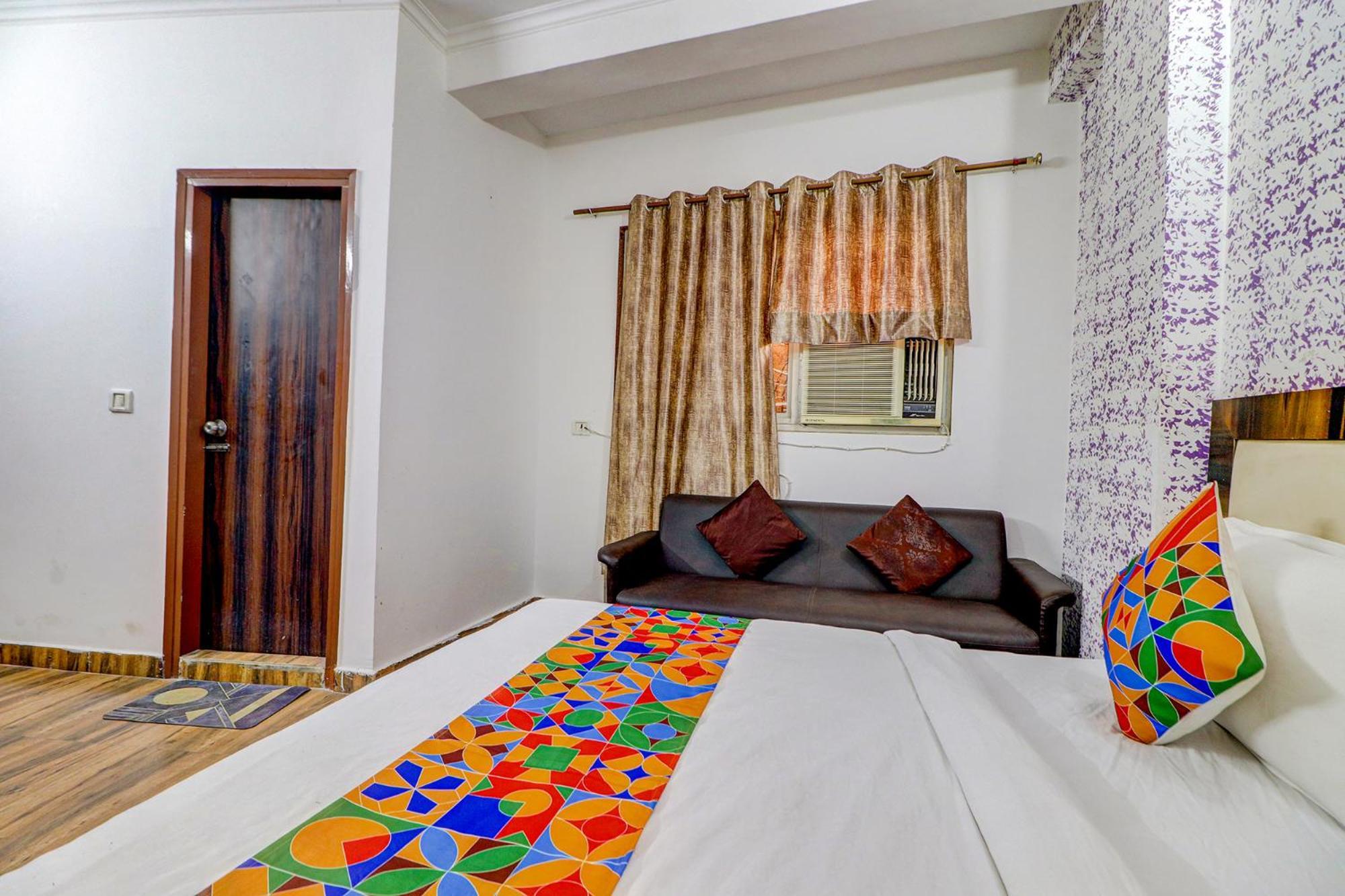 OYO 847 Hotel Sinon New Delhi Buitenkant foto