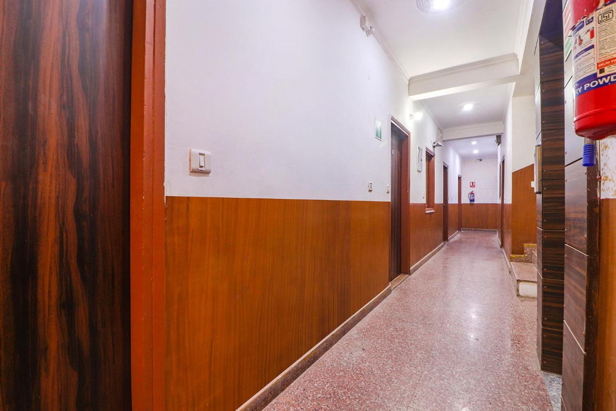 OYO 847 Hotel Sinon New Delhi Buitenkant foto