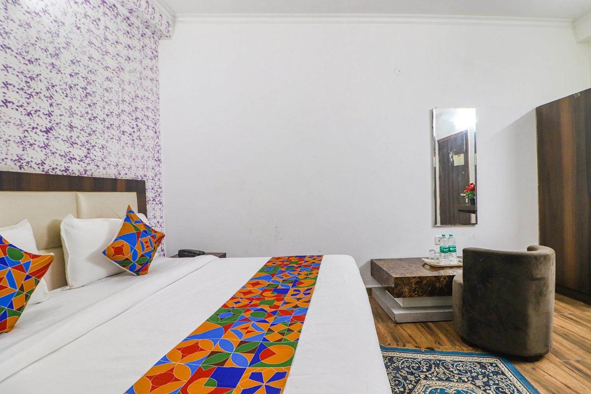 OYO 847 Hotel Sinon New Delhi Buitenkant foto