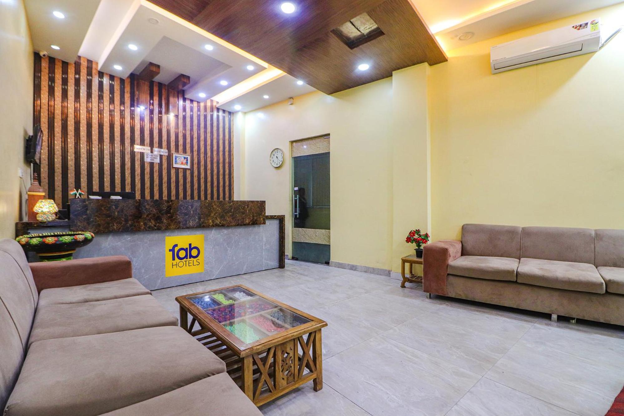 OYO 847 Hotel Sinon New Delhi Buitenkant foto